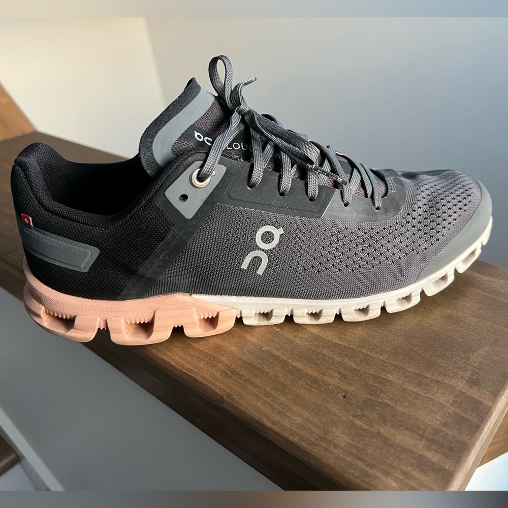ON RUNNING - Cloudflow Trainers - Picture 2 of 9
